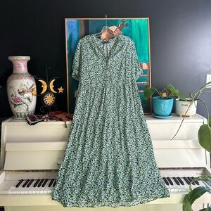 Elegant Floral Maxi Dress in Green 14